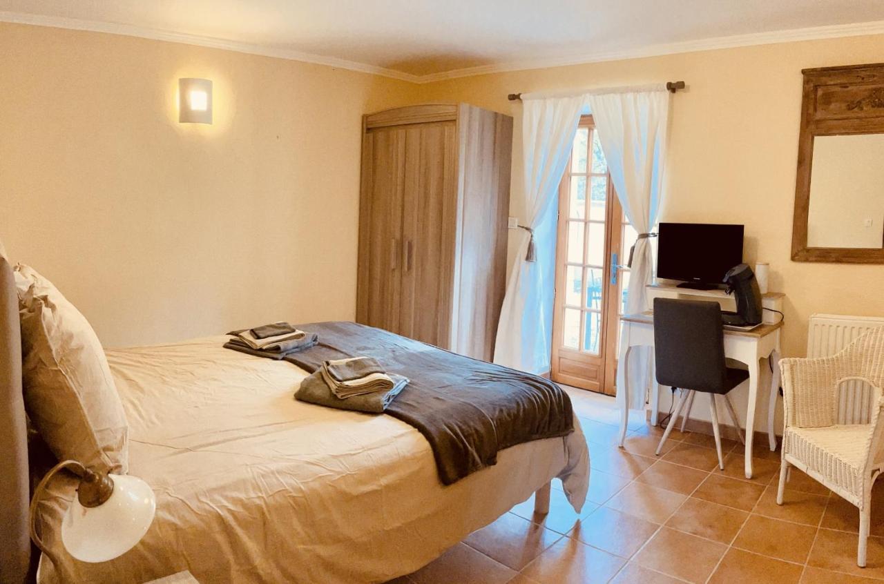 Le Domaine De Camberoux Gite Bressac Εξωτερικό φωτογραφία